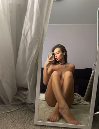 Roxmie Голі Зливи OnlyFans Фото 11
