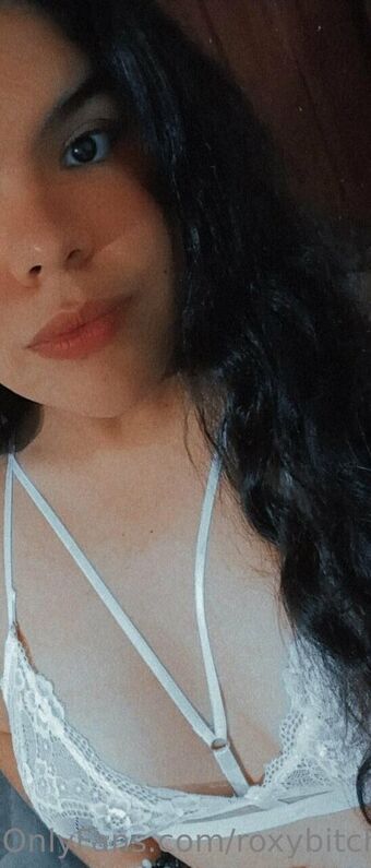 roxybitch Голі Зливи OnlyFans Фото 4