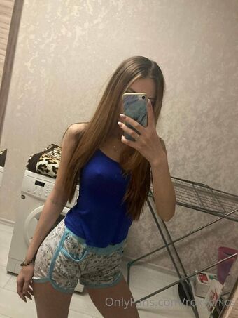 roxychics Голі Зливи OnlyFans Фото 4