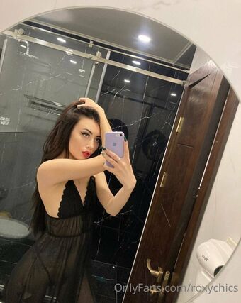 roxychics Голі Зливи OnlyFans Фото 13