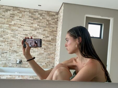 Ruby Dixon Голі Зливи OnlyFans Фото 51
