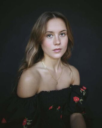 Ruby Hartley Голі Зливи OnlyFans Фото 19
