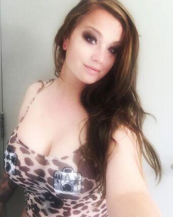 Ruby Rogue Голі Зливи OnlyFans Фото 25