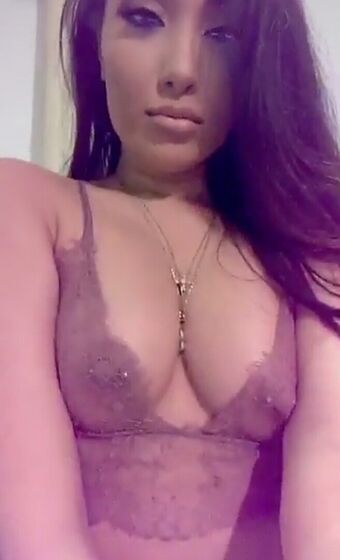 Ruby Sayed Голі Зливи OnlyFans Фото 19