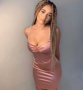 Rubyellaaa0 Голі Зливи OnlyFans Фото 6