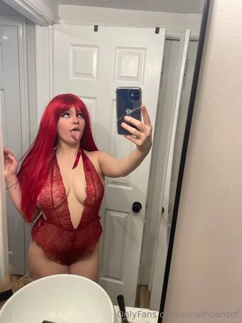 runamoonsof Голі Зливи OnlyFans Фото 24