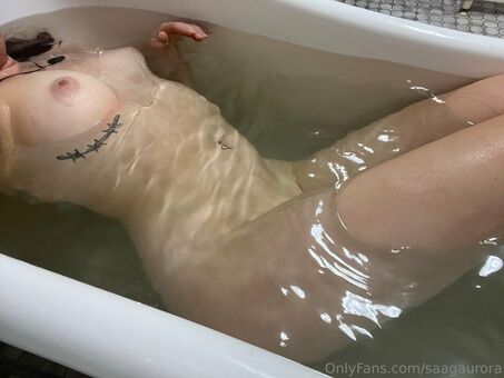 saagaurora Голі Зливи OnlyFans Фото 6
