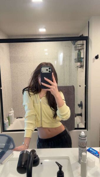 Sakura Shymko Голі Зливи OnlyFans Фото 140