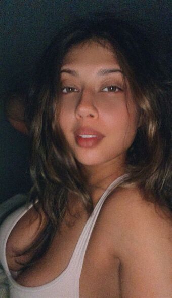 Sameea Bangera Голі Зливи OnlyFans Фото 9
