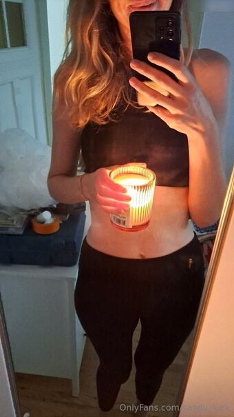 Sandy_Luck Голі Зливи OnlyFans Фото 4