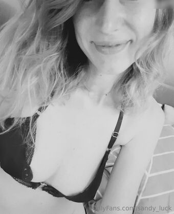 Sandy_Luck Голі Зливи OnlyFans Фото 10