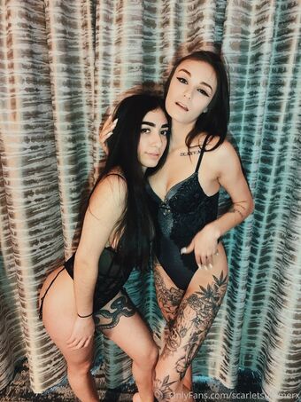 scarletsummerx Голі Зливи OnlyFans Фото 8