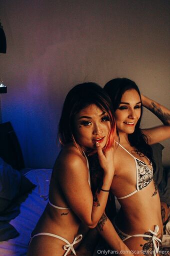 scarletsummerx Голі Зливи OnlyFans Фото 18