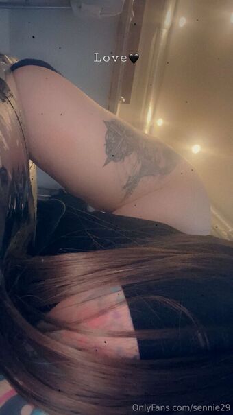 sennie29 Голі Зливи OnlyFans Фото 6