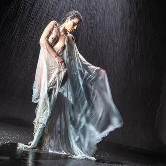 Sharon De Luca Голі Зливи OnlyFans Фото 9