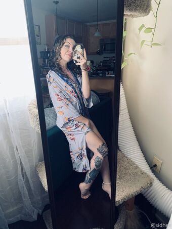 sidhee Голі Зливи OnlyFans Фото 9
