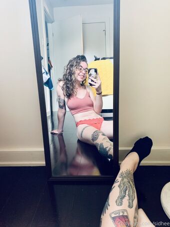 sidhee Голі Зливи OnlyFans Фото 11