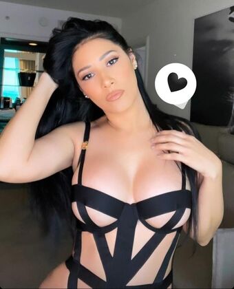 Simaria Голі Зливи OnlyFans Фото 48