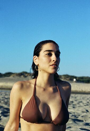 Simona Tabasco Голі Зливи OnlyFans Фото 29