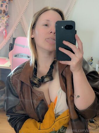 simrell Голі Зливи OnlyFans Фото 27