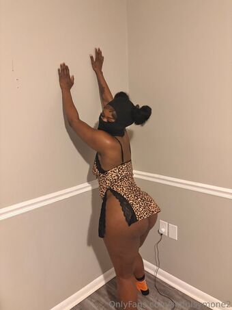 sinfulsymone2 Голі Зливи OnlyFans Фото 12