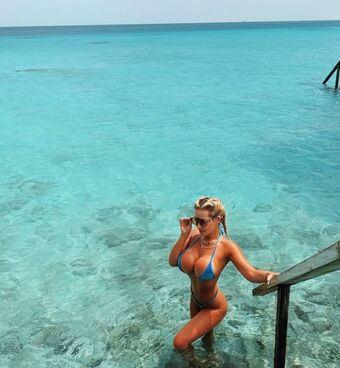 Siobhan Miller Голі Зливи OnlyFans Фото 44