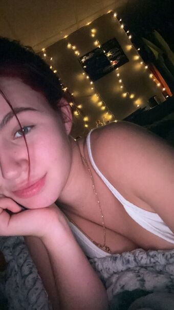 Sky Smith Голі Зливи OnlyFans Фото 2