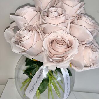 small.rose Голі Зливи OnlyFans Фото 22