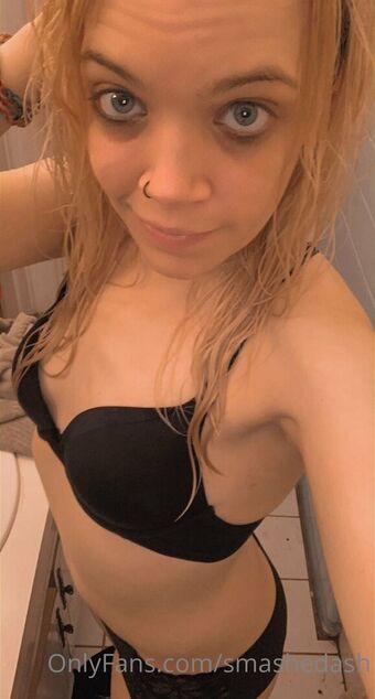 smashedash Голі Зливи OnlyFans Фото 28