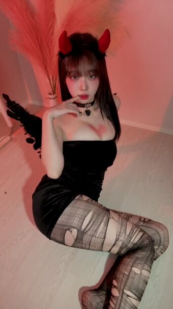 smmms2002 Голі Зливи OnlyFans Фото 28