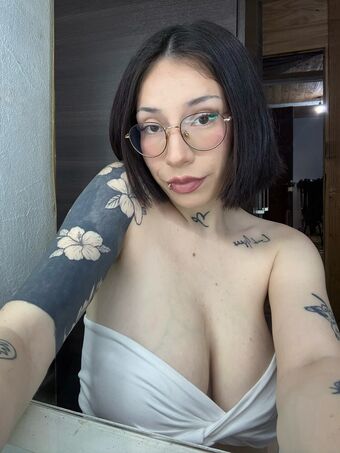 sofia.aimara2 Голі Зливи OnlyFans Фото 53