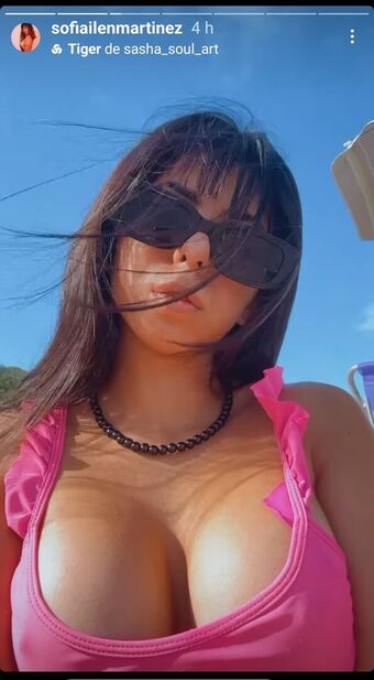 Sofía Alien Голі Зливи OnlyFans Фото 7