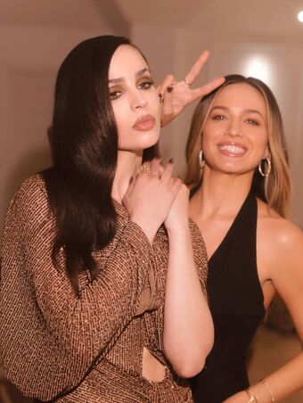 Sofia Carson Голі Зливи OnlyFans Фото 96