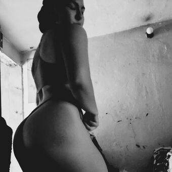 Sofia Chavez Голі Зливи OnlyFans Фото 42