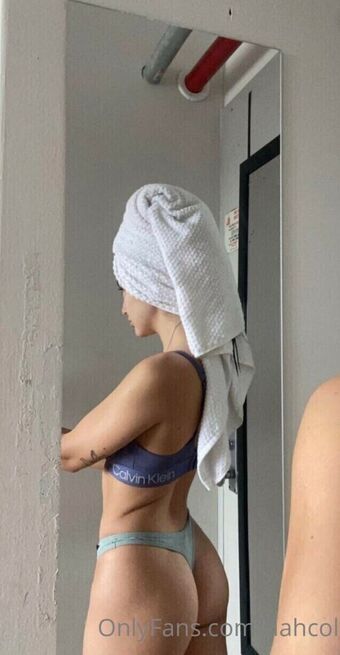 Sofia Cola Голі Зливи OnlyFans Фото 7