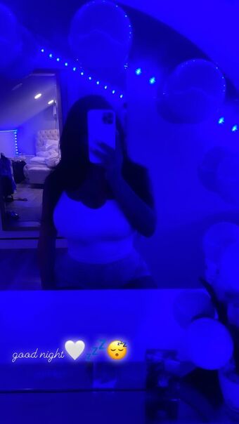 sofia.deroian Голі Зливи OnlyFans Фото 15
