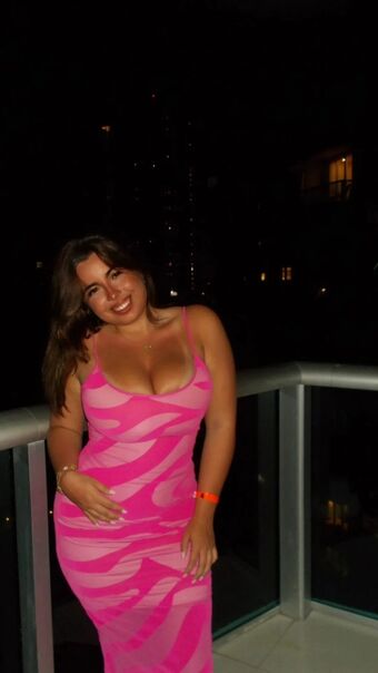 Sofia Esteban Голі Зливи OnlyFans Фото 34