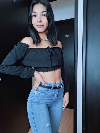 sofia.grace Голі Зливи OnlyFans Фото 34