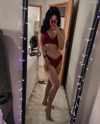 Sofia Luttero Голі Зливи OnlyFans Фото 13
