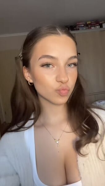 Sofia Pop Голі Зливи OnlyFans Фото 6