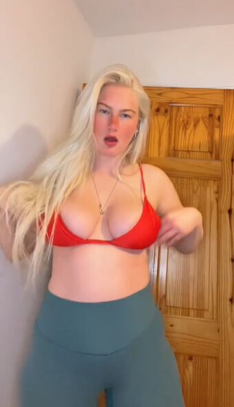 Sofia White Голі Зливи OnlyFans Фото 7