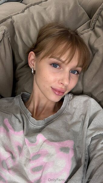 sofiaaamillerrr Голі Зливи OnlyFans Фото 57