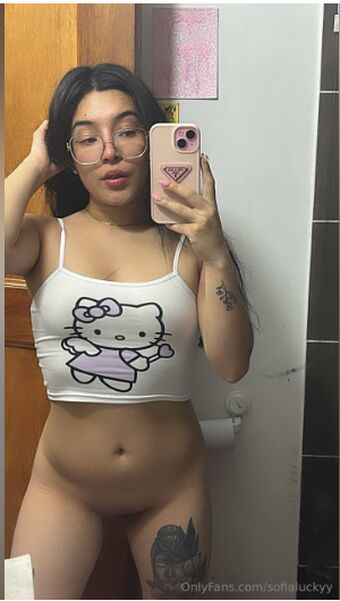 sofialuckyy Голі Зливи OnlyFans Фото 5