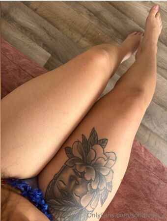 sofialuckyy Голі Зливи OnlyFans Фото 9
