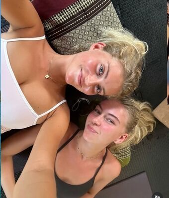 Sofie Houman Голі Зливи OnlyFans Фото 10