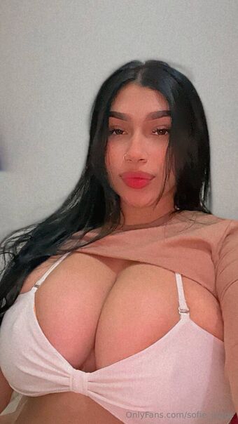 sofie_juggs Голі Зливи OnlyFans Фото 14