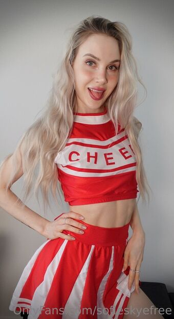 sofieskyefree Голі Зливи OnlyFans Фото 21
