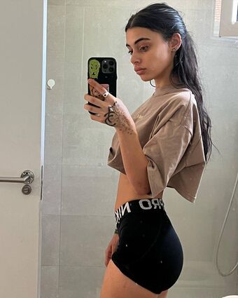 sofifernandez Голі Зливи OnlyFans Фото 33