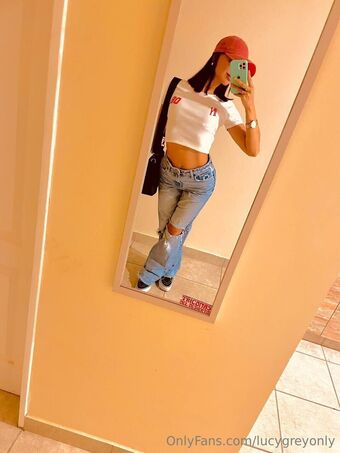 sofiiiandrade Голі Зливи OnlyFans Фото 3