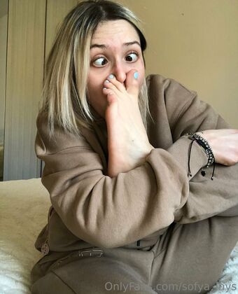 sofya_inys Голі Зливи OnlyFans Фото 3
